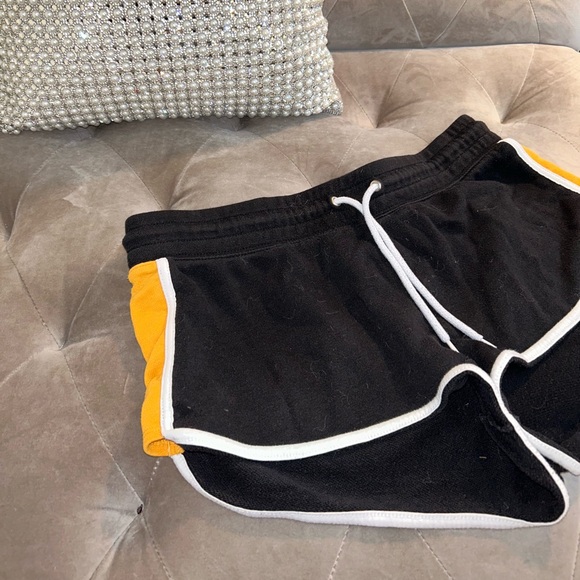 DIVIDED shorts - Picture 1 of 2
